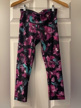 Lululemon cropped leggings - size 4